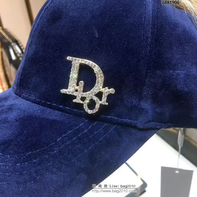 DIOR迪奧 火爆新款 羊絨搭配毛球鴨舌帽 6881906 LLWJ5655